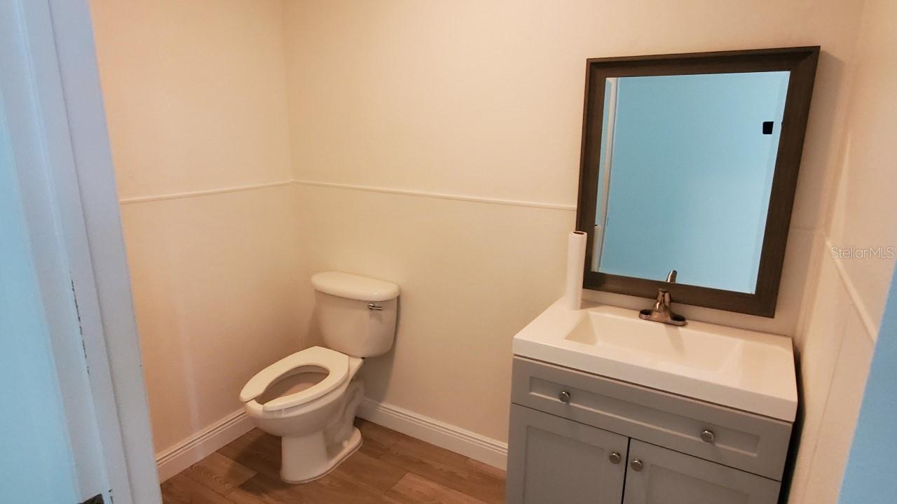Image 9 of 10 For 5404 Hoover Boulevard 4