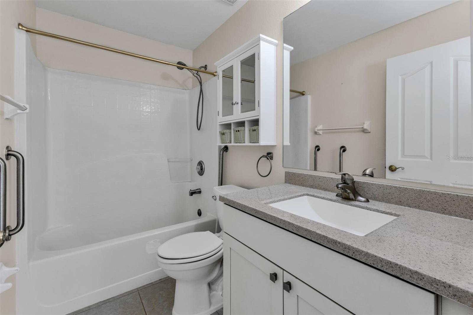 Listing photo id 13 for 1191 Nebraska Lane