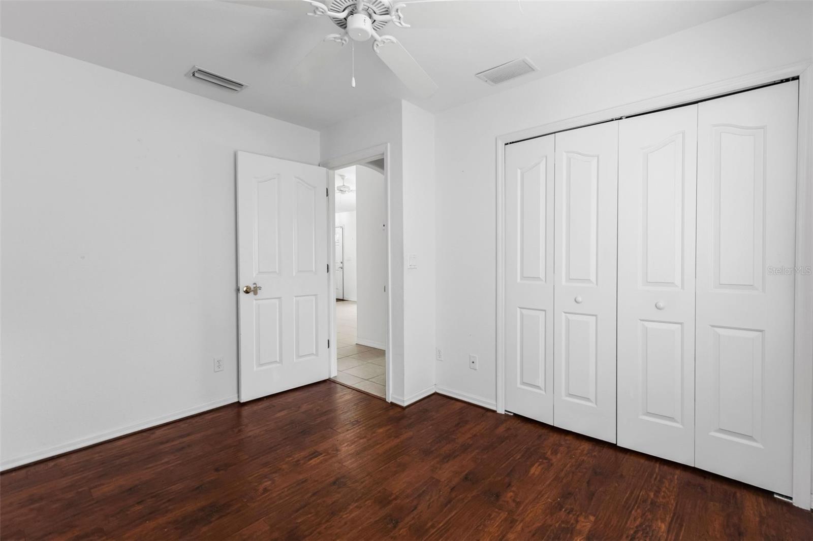 Listing photo id 17 for 1191 Nebraska Lane