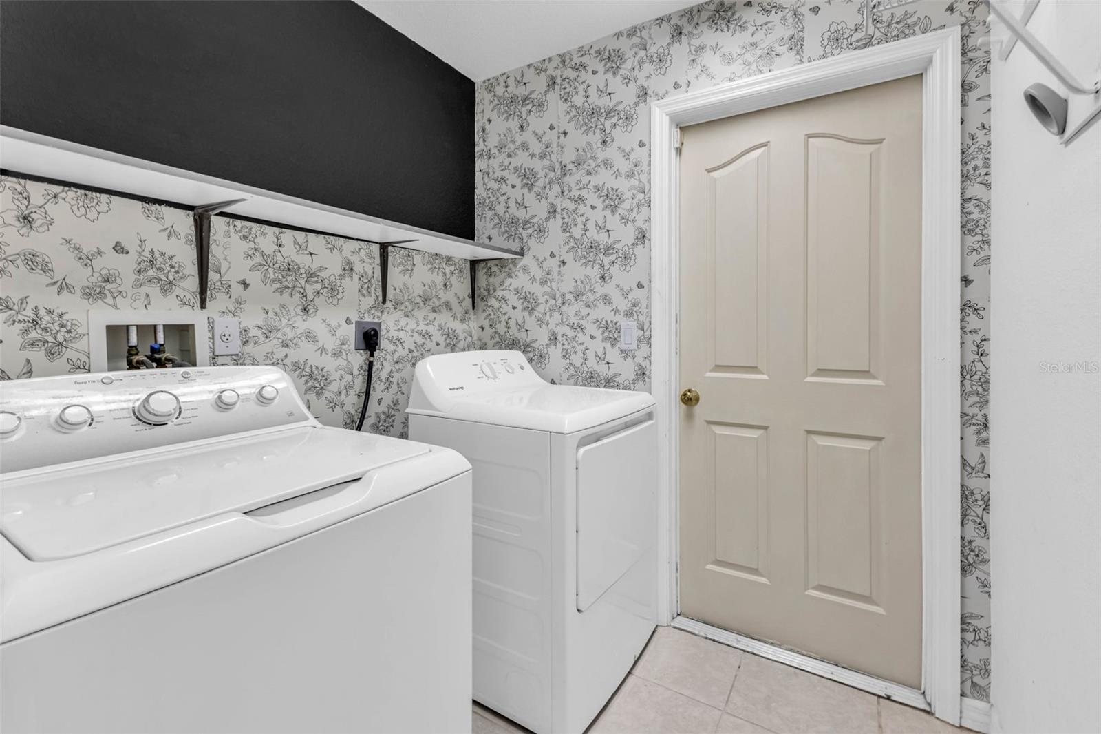 Listing photo id 20 for 1191 Nebraska Lane