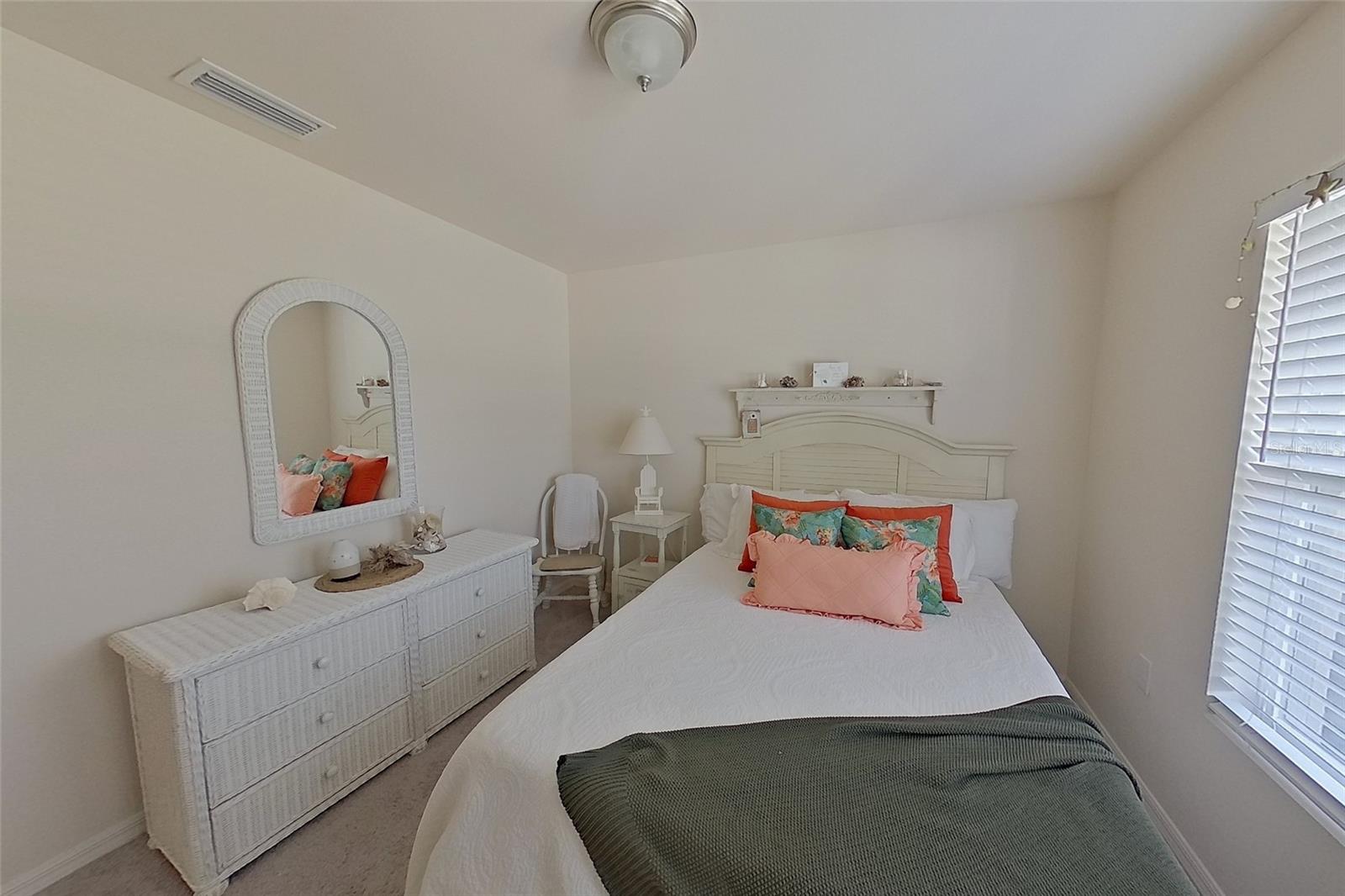 Image 11 of 27 For 1091 Cazenovia Street