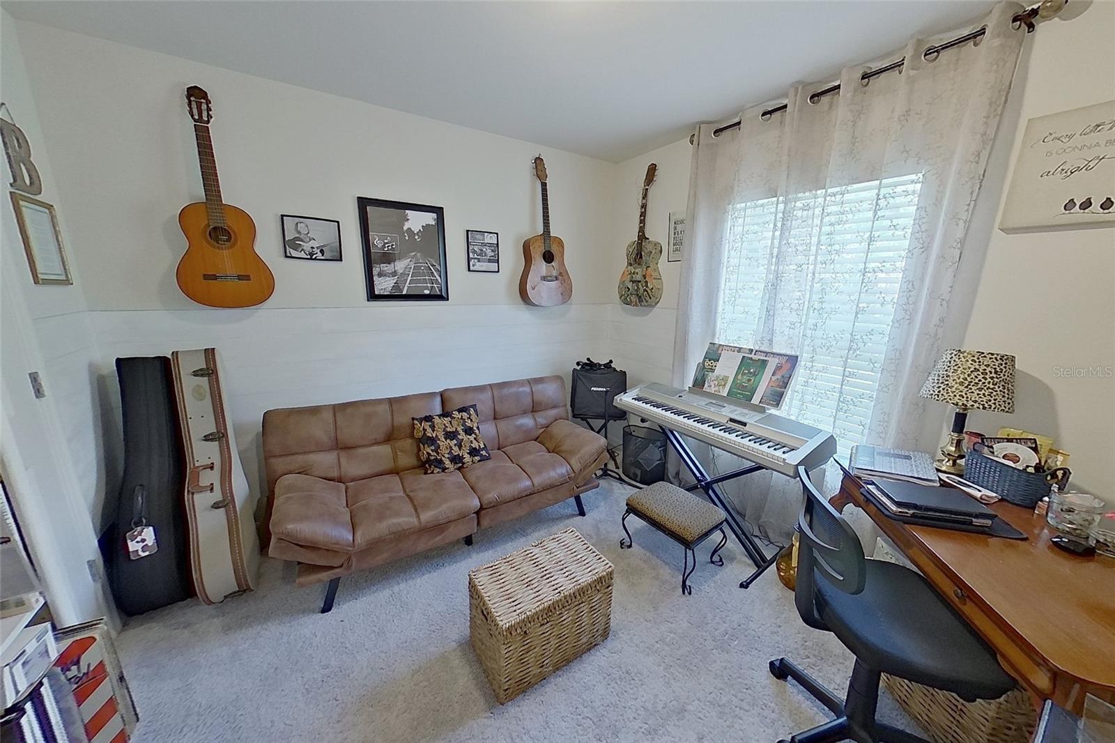 Image 16 of 27 For 1091 Cazenovia Street