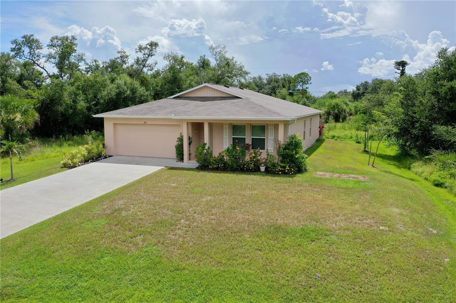 Image 20 of 27 For 1091 Cazenovia Street