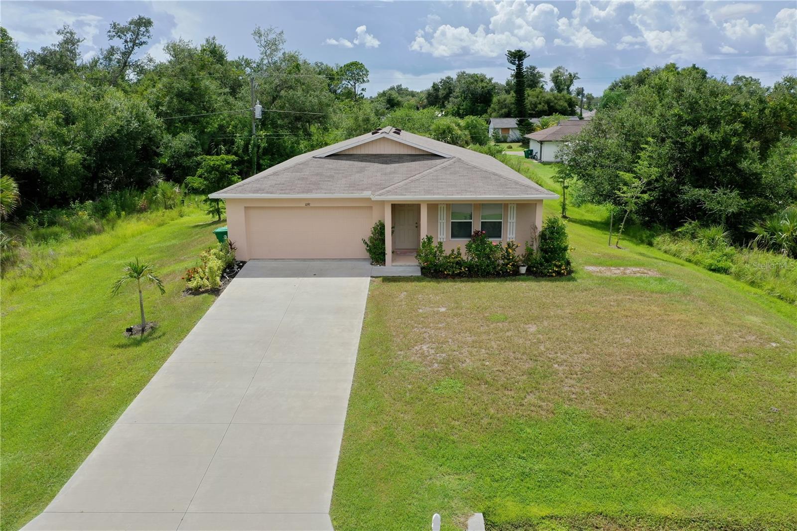 Image 22 of 27 For 1091 Cazenovia Street