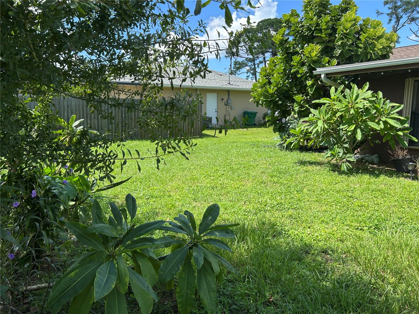 Image 7 of 39 For 2678 Rock Creek Drive