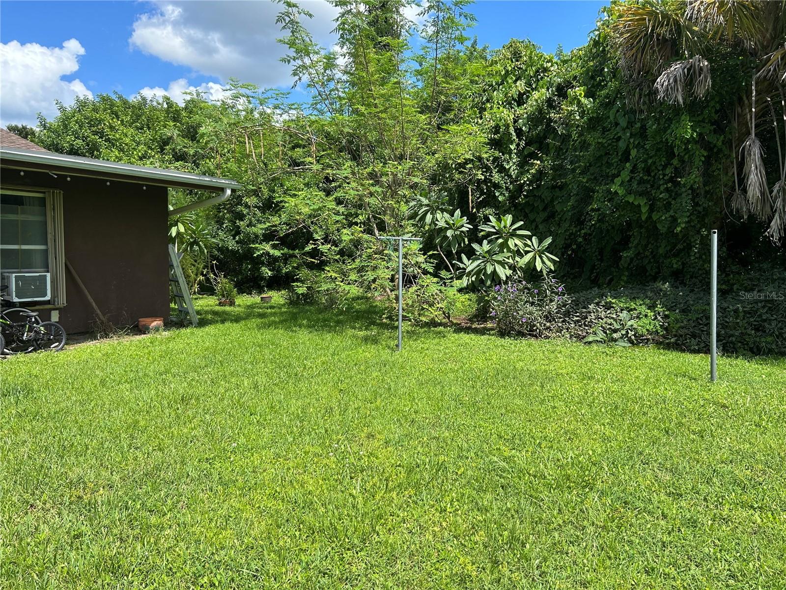 Image 8 of 39 For 2678 Rock Creek Drive