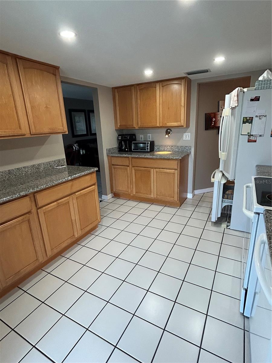 Image 15 of 21 For 579 Lakemont