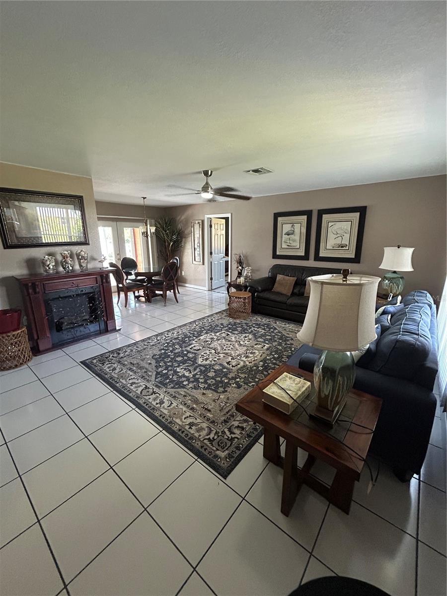 Image 4 of 21 For 579 Lakemont