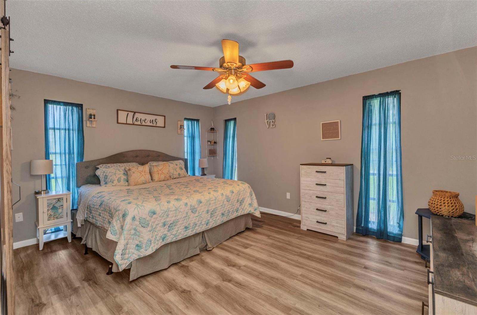 Image 13 of 45 For 12031 Hunter Avenue