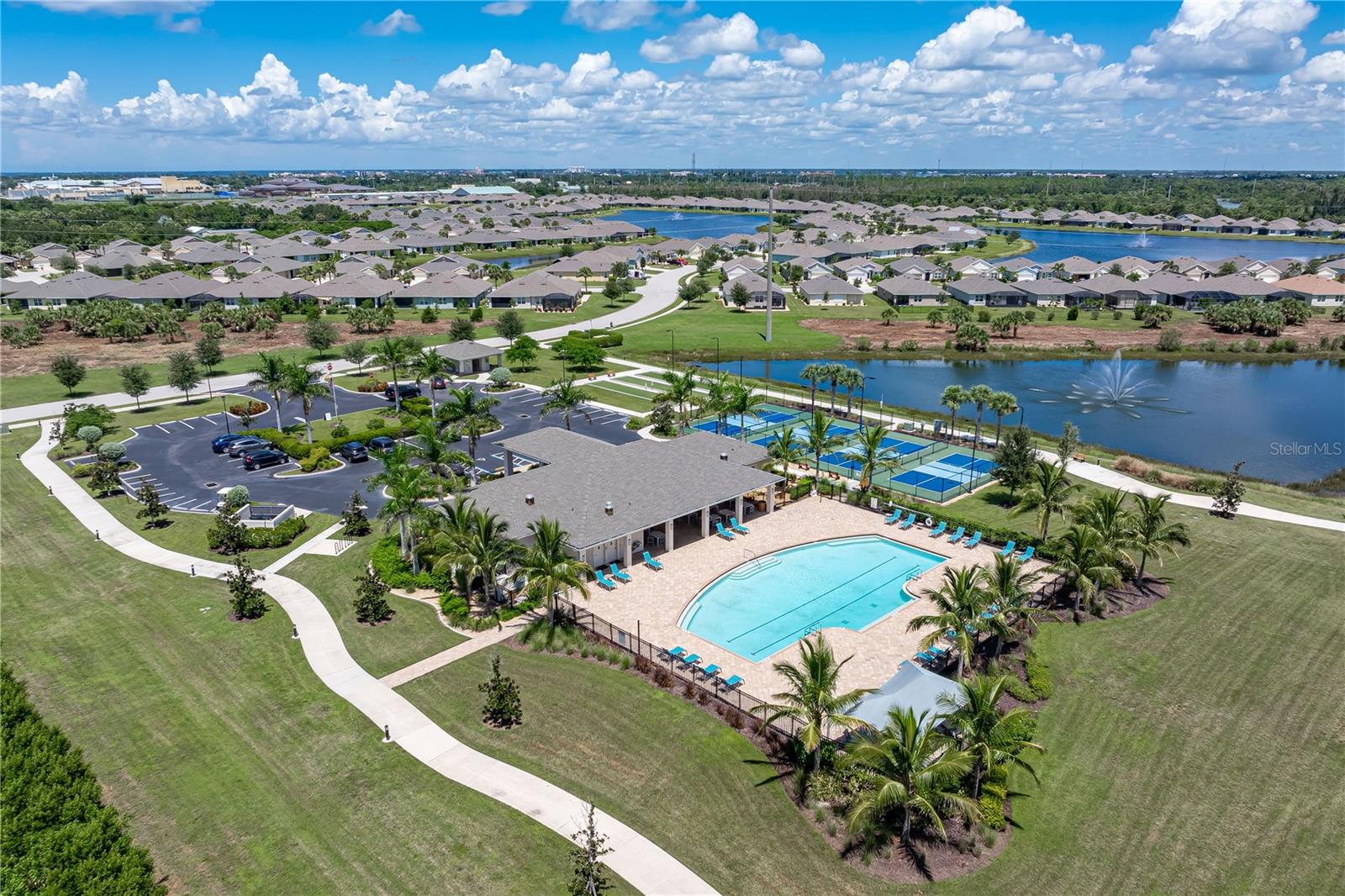 Image 9 of 73 For 7740 Mikasa Drive