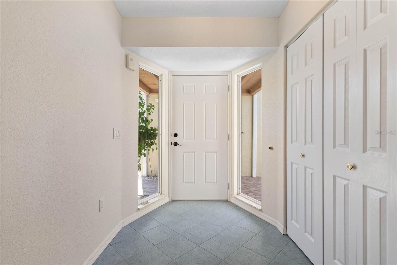 Image 22 of 65 For 2521 Marion Avenue 111