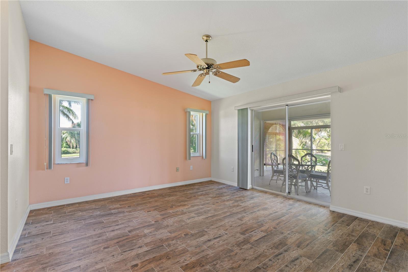 Image 36 of 65 For 2521 Marion Avenue 111