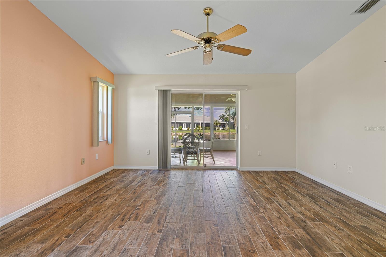Image 38 of 65 For 2521 Marion Avenue 111