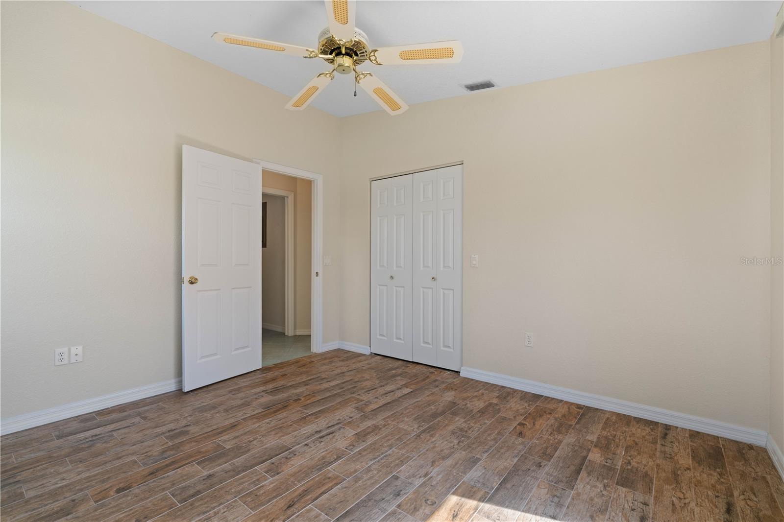Image 45 of 65 For 2521 Marion Avenue 111