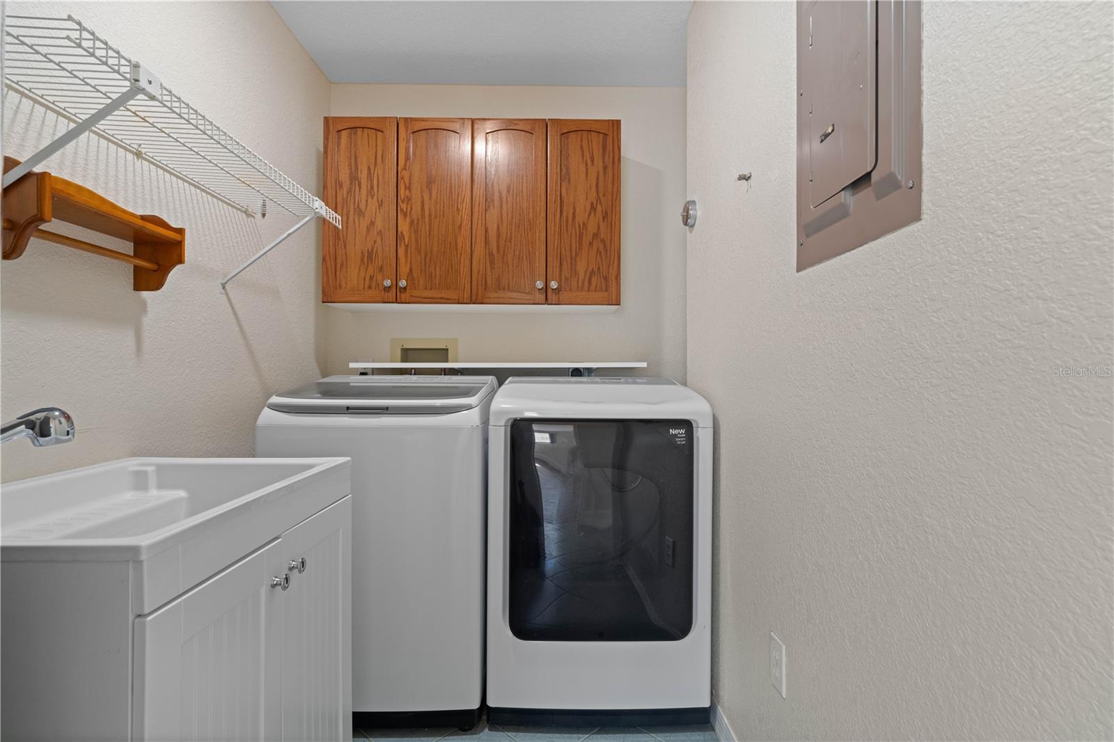 Image 48 of 65 For 2521 Marion Avenue 111