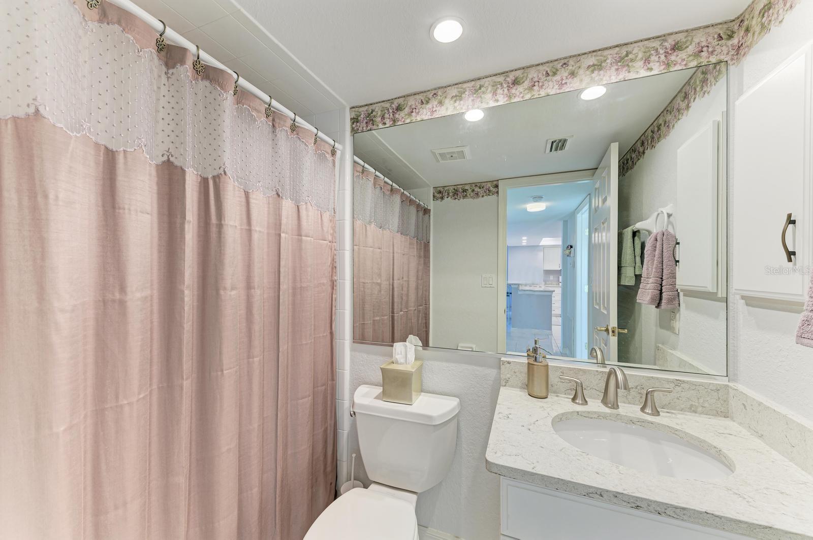Image 17 of 23 For 601 Shreve Street 46a