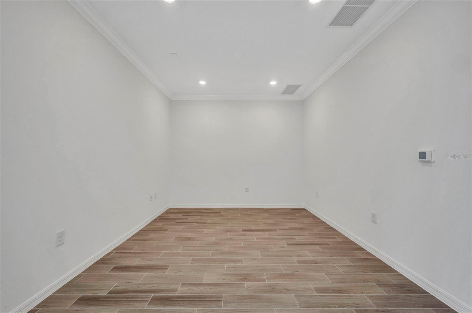 Image 21 of 60 For 23819 Collina Way 102