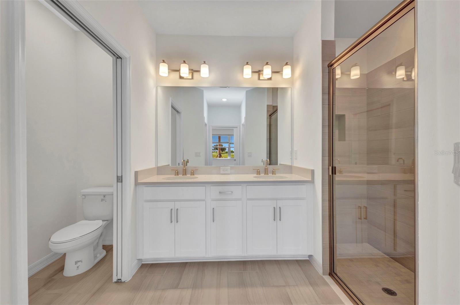 Image 34 of 60 For 23819 Collina Way 102