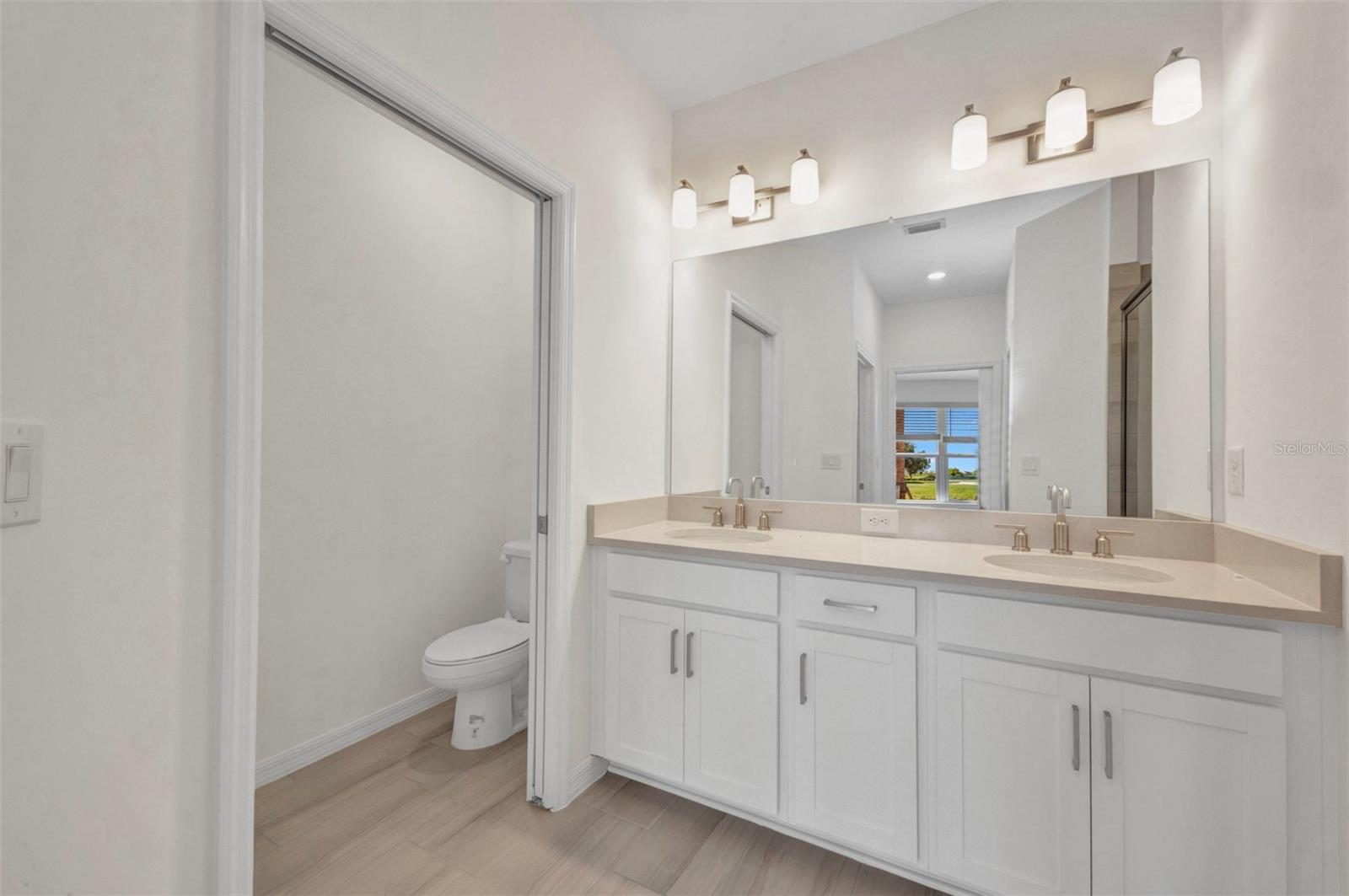 Image 35 of 60 For 23819 Collina Way 102