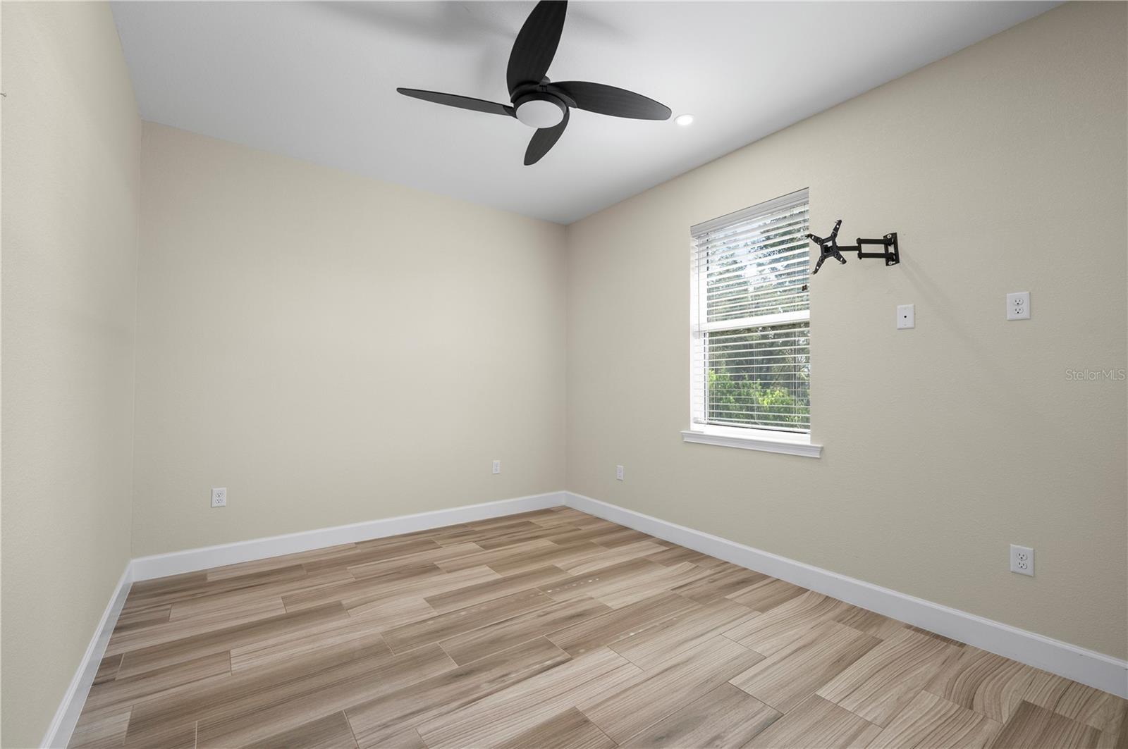 Image 37 of 89 For 500 Woodstork Lane