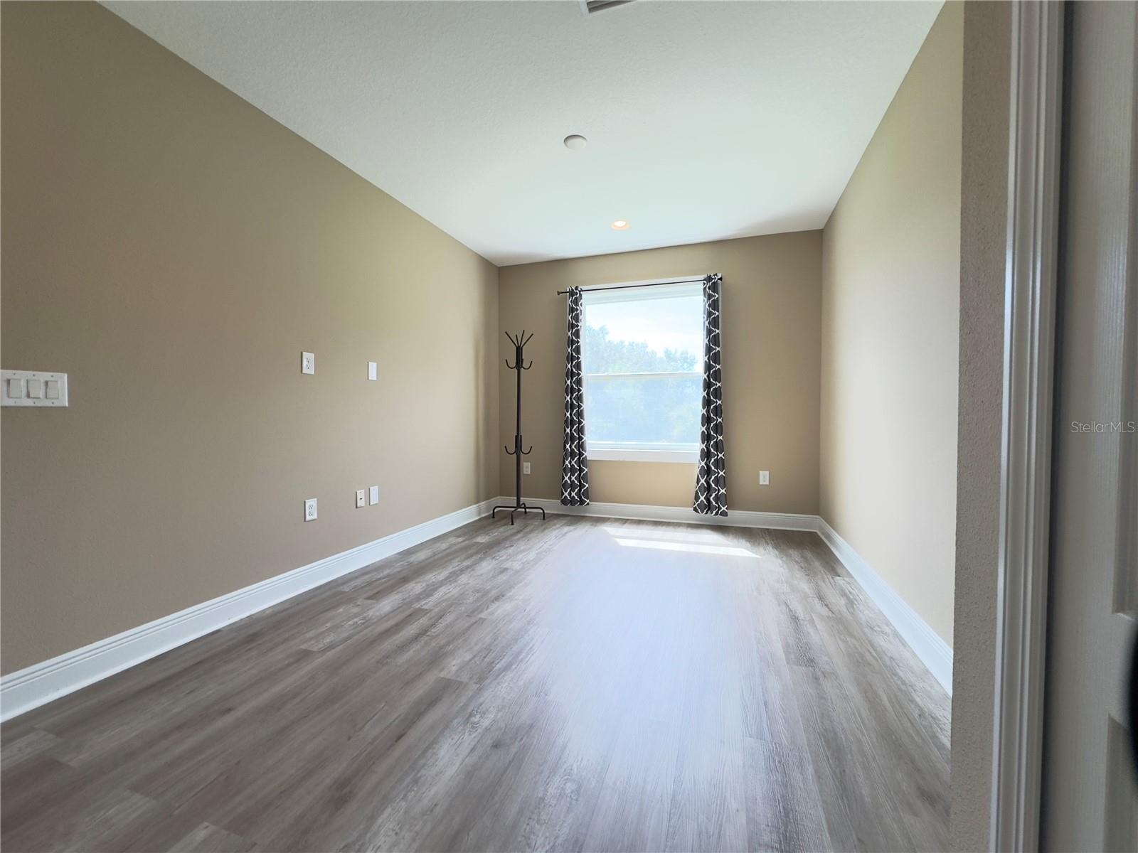 Image 25 of 75 For 12688 Sagewood Drive