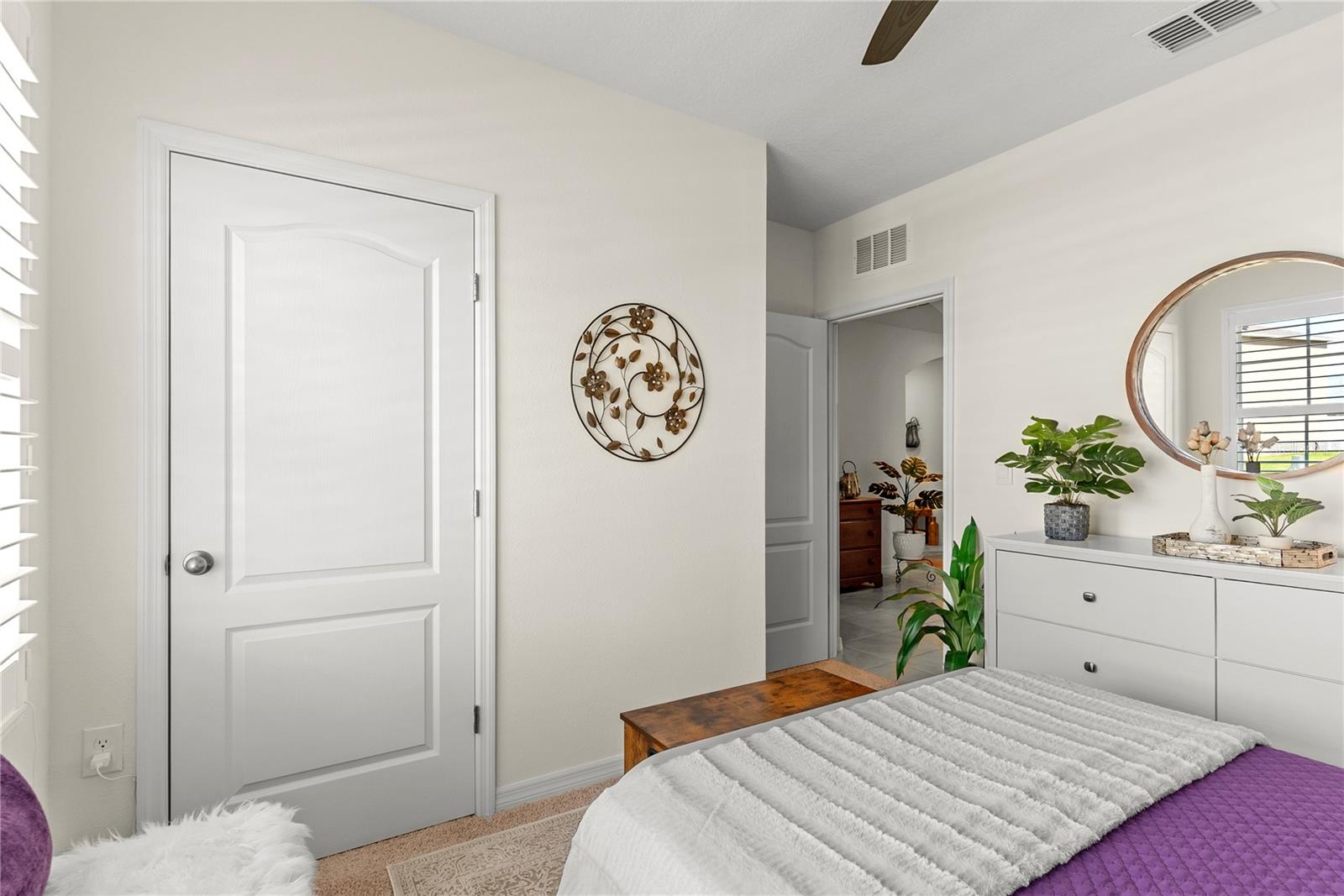 Image 21 of 37 For 5892 Arlington River Drive