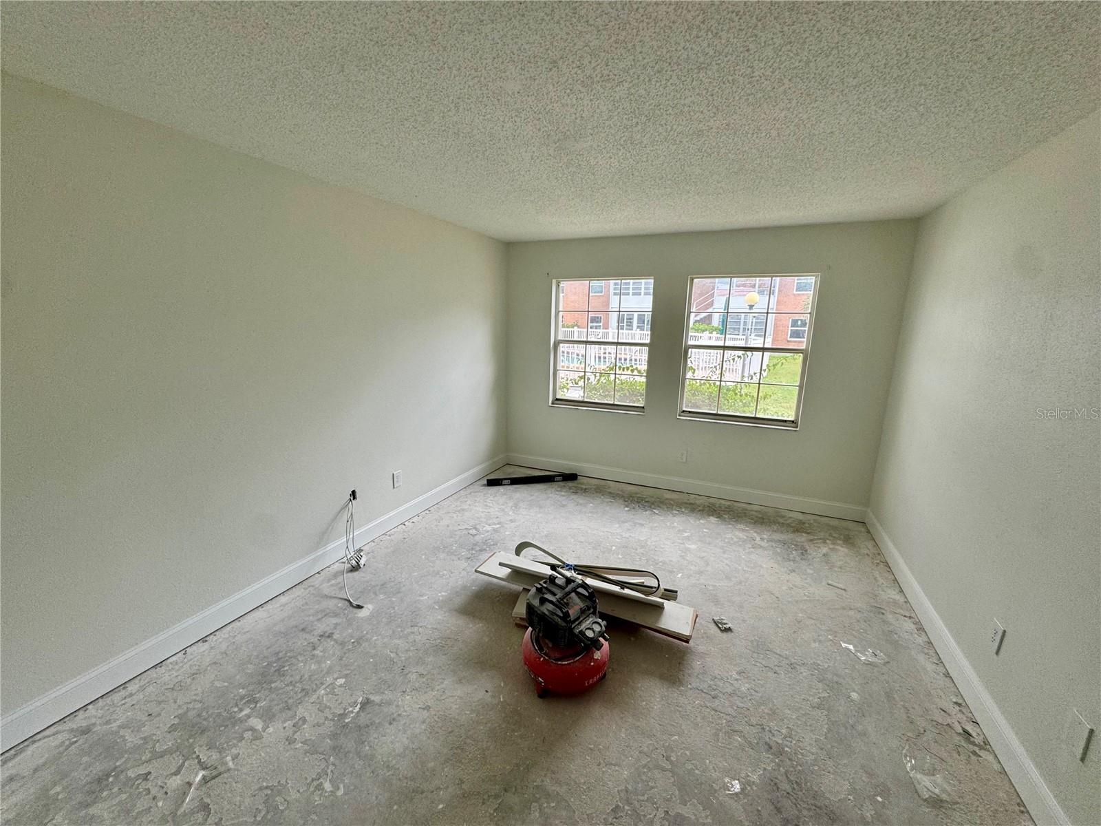 Image 11 of 44 For 22333 Edgewater Drive C2