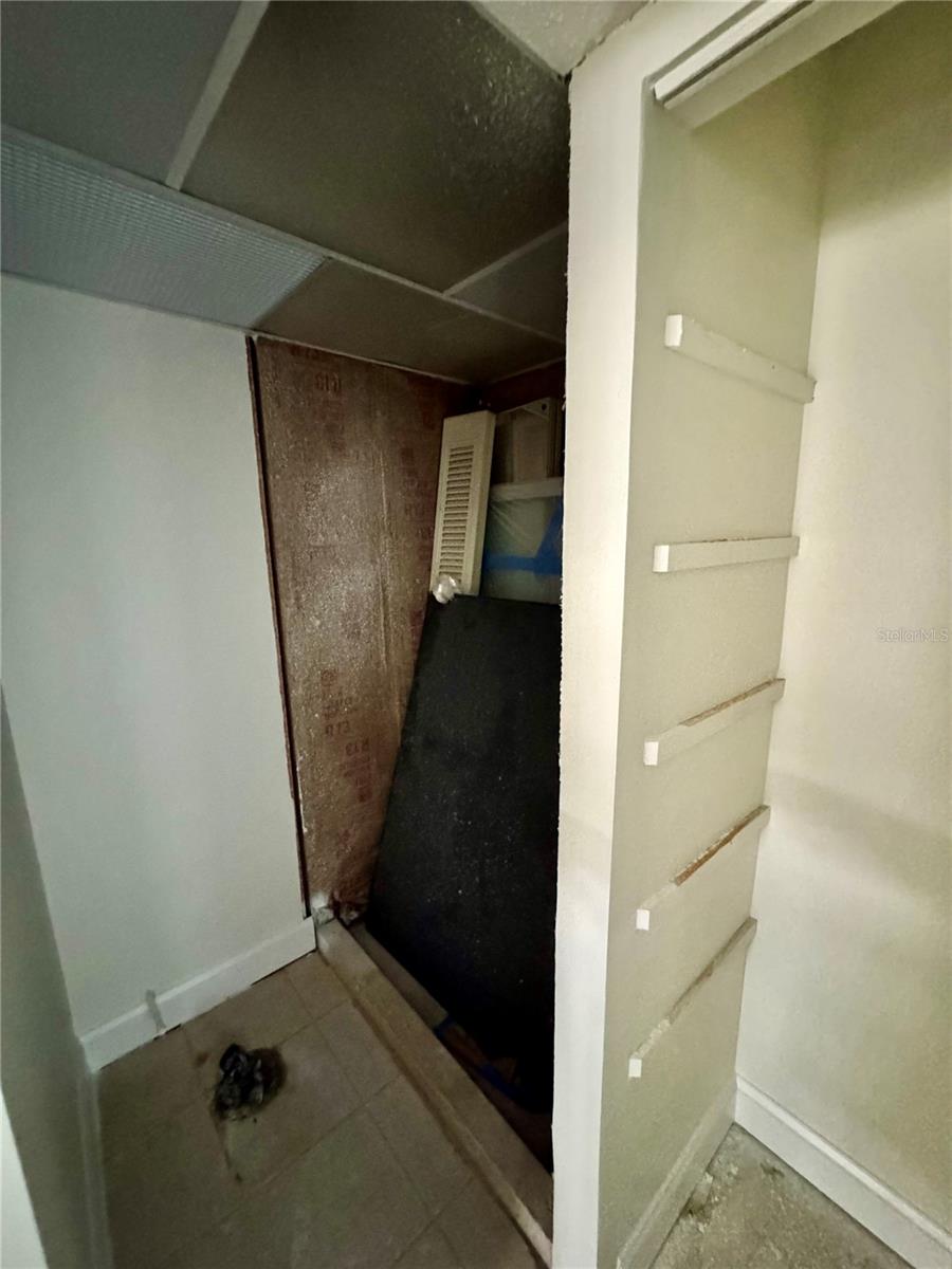 Image 14 of 44 For 22333 Edgewater Drive C2