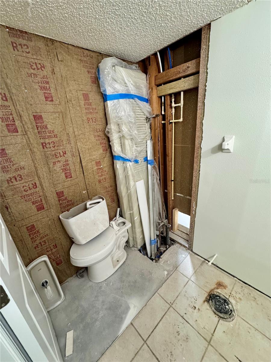 Image 17 of 44 For 22333 Edgewater Drive C2