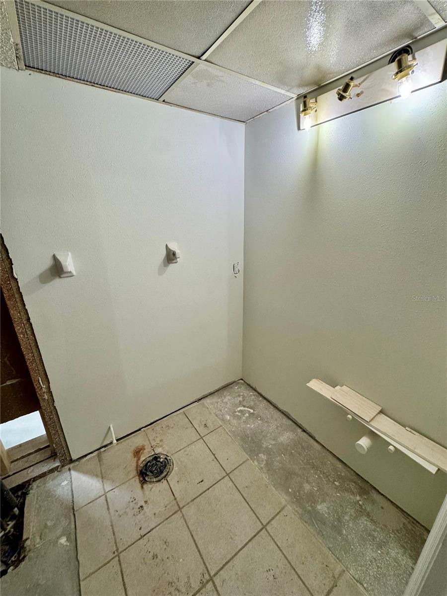 Image 18 of 44 For 22333 Edgewater Drive C2