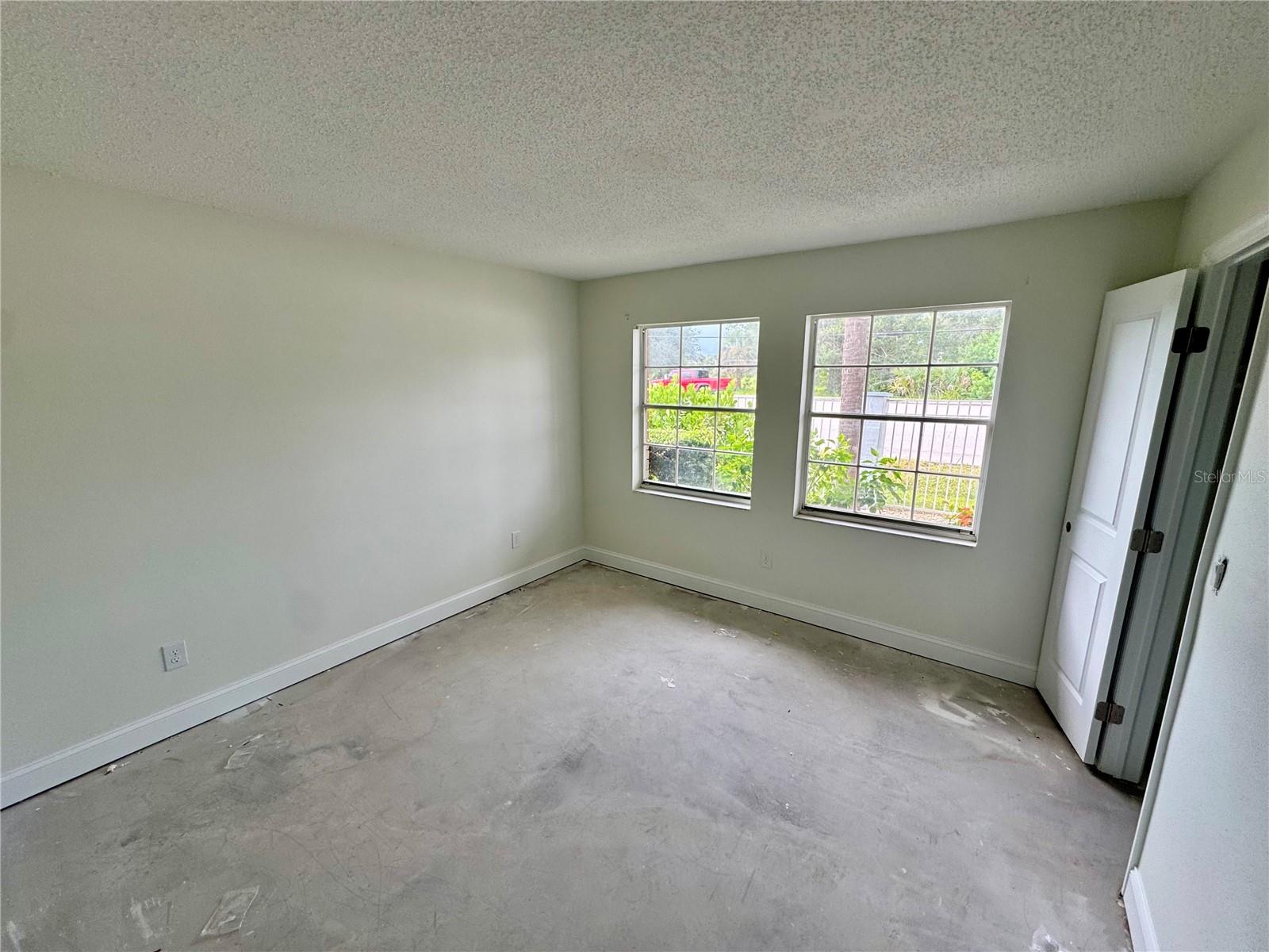 Image 3 of 44 For 22333 Edgewater Drive C2