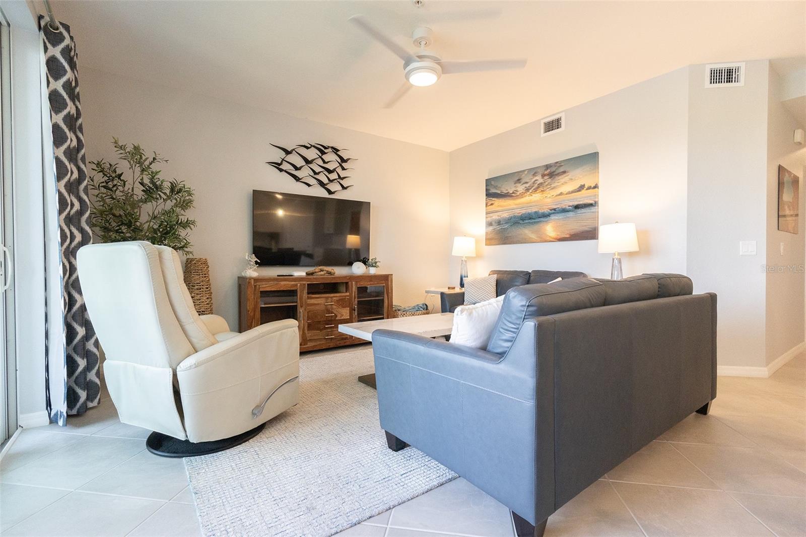 Image 12 of 50 For 14234 Heritage Landing Boulevard 1014
