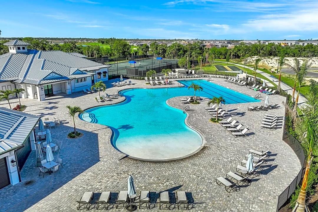 Image 34 of 50 For 14234 Heritage Landing Boulevard 1014