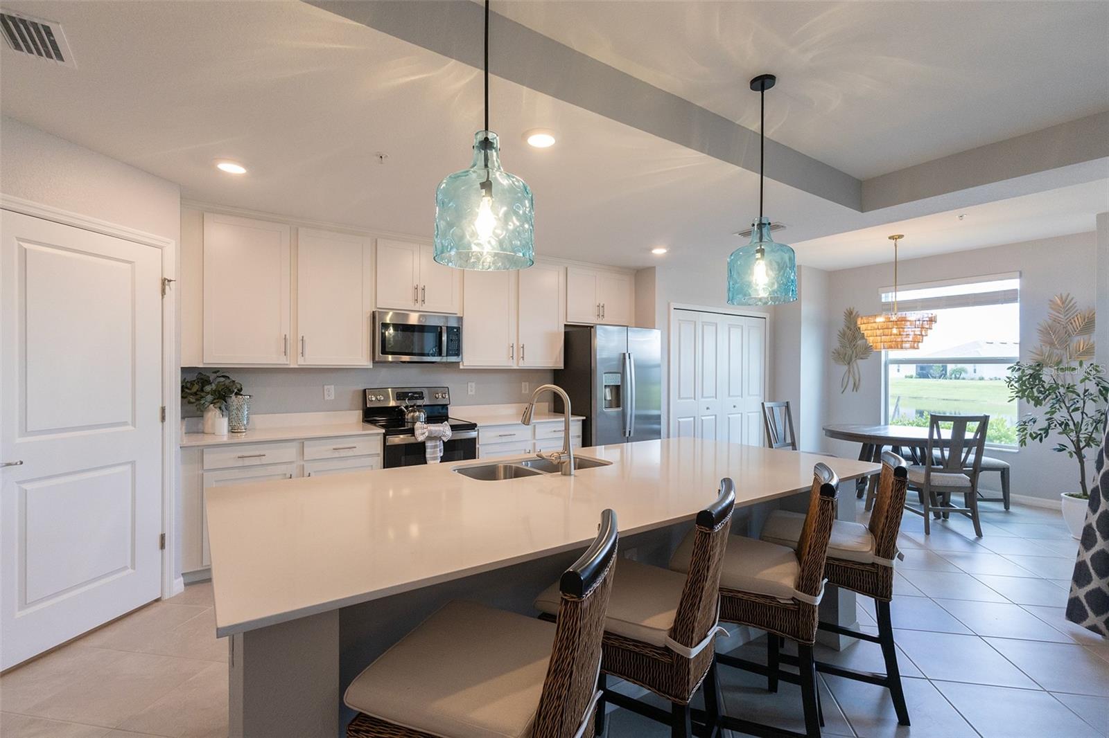 Image 5 of 50 For 14234 Heritage Landing Boulevard 1014