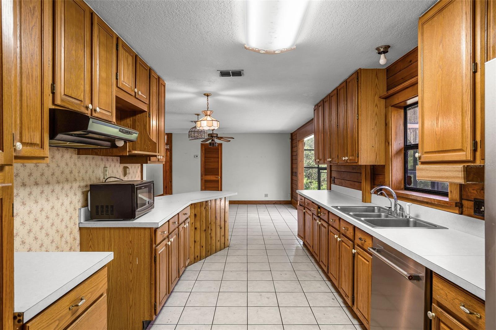 Image 10 of 29 For 4703 Meadowland Drive