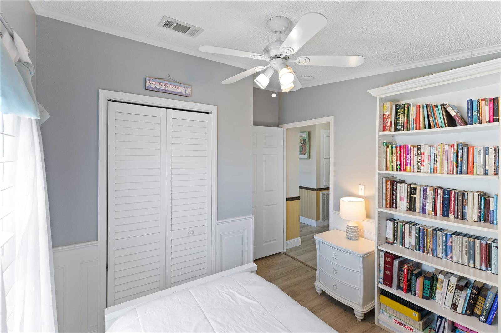 Image 23 of 69 For 4300 Riverside Drive 112