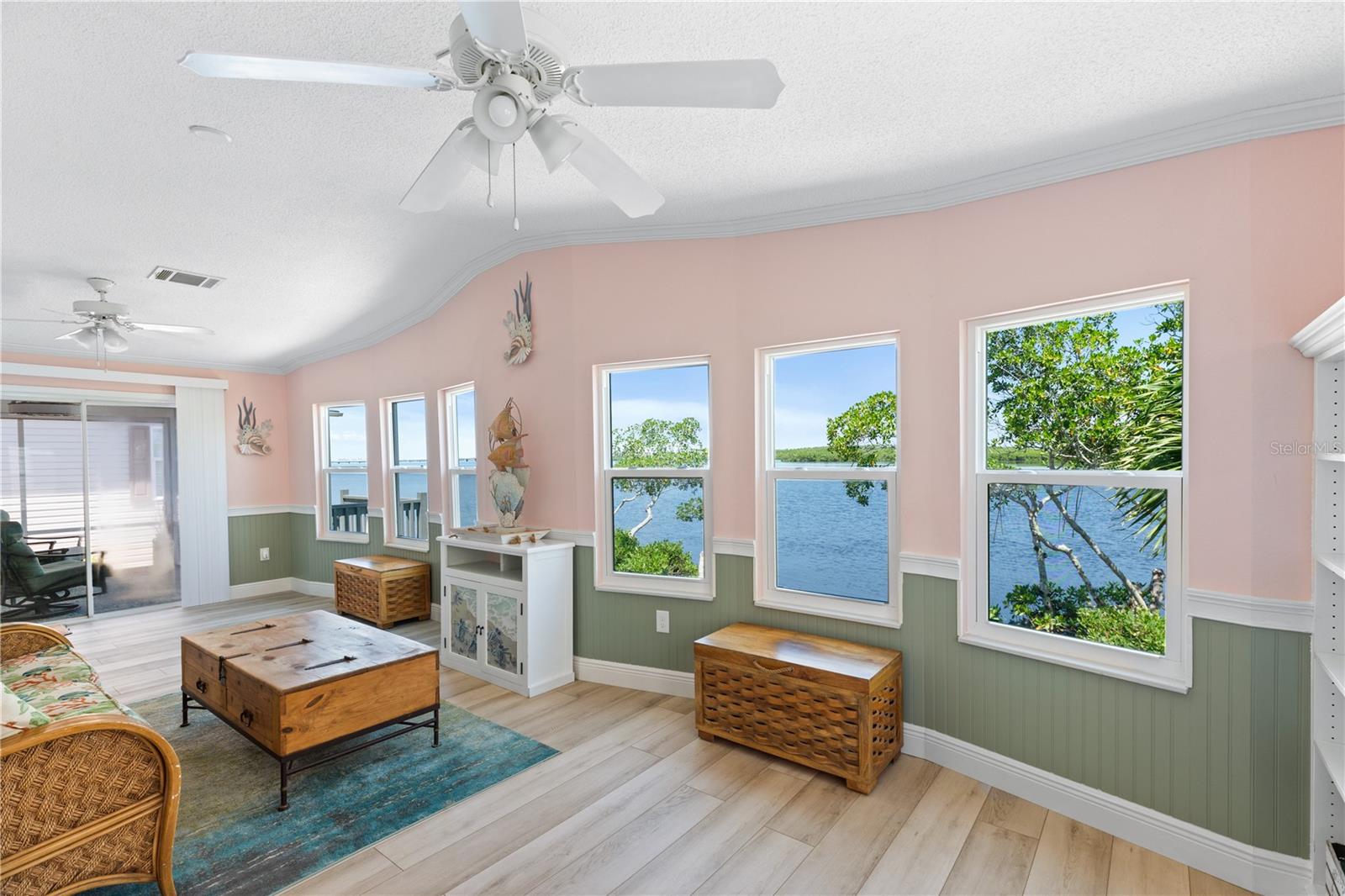 Image 28 of 69 For 4300 Riverside Drive 112