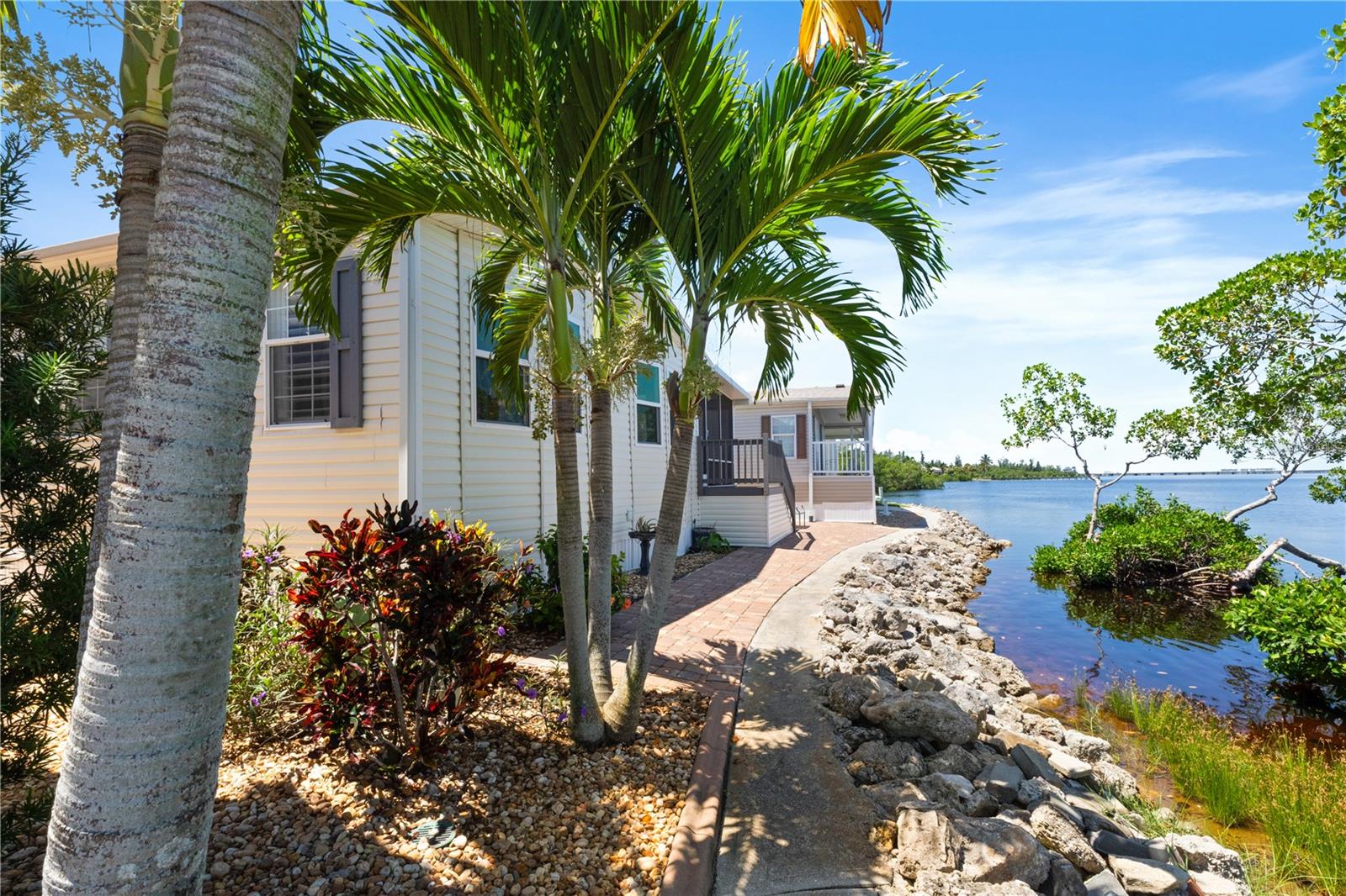 Image 40 of 69 For 4300 Riverside Drive 112
