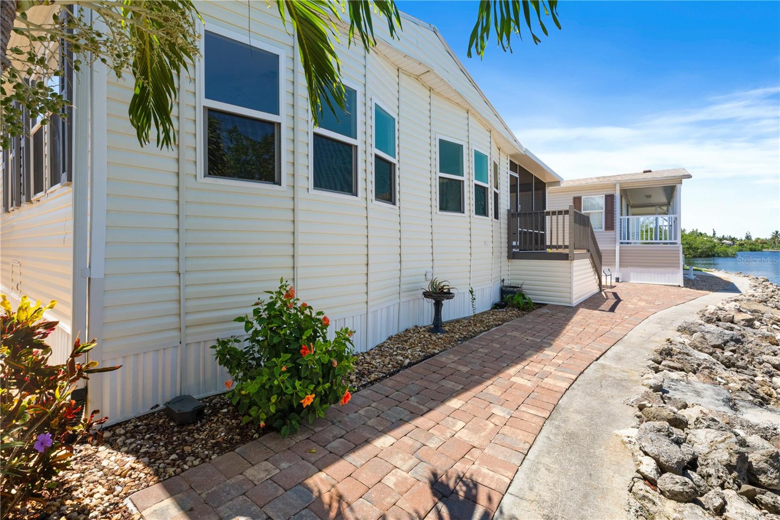 Image 41 of 69 For 4300 Riverside Drive 112