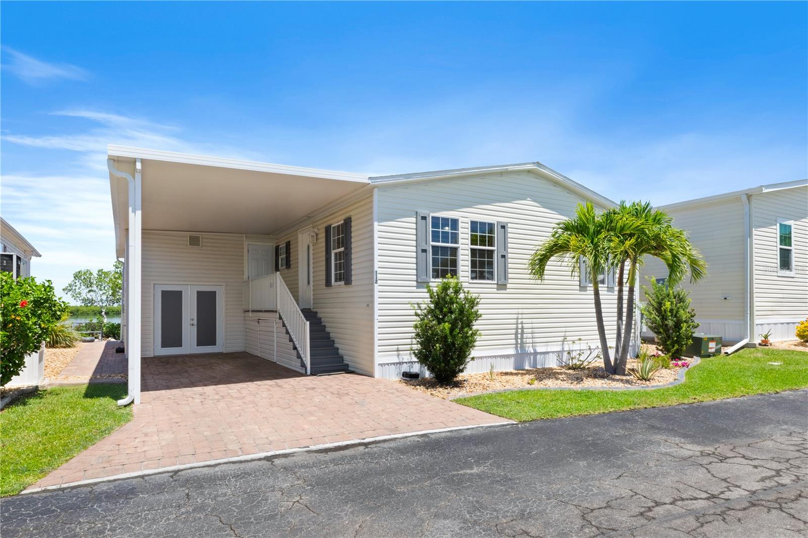 Image 46 of 69 For 4300 Riverside Drive 112