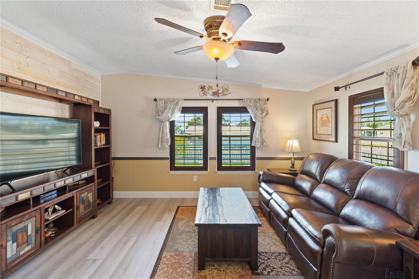 Image 6 of 69 For 4300 Riverside Drive 112