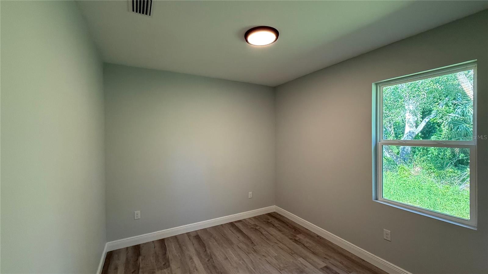 Image 10 of 17 For 1117 Vernon Avenue