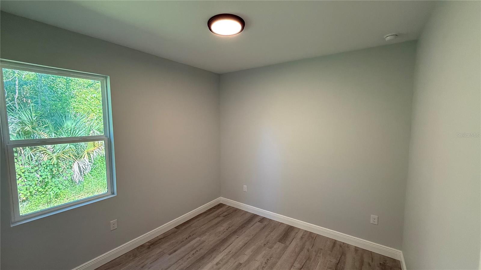 Image 14 of 17 For 1117 Vernon Avenue