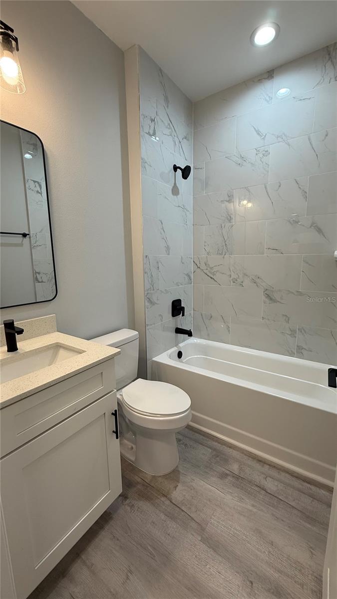 Image 16 of 17 For 1117 Vernon Avenue