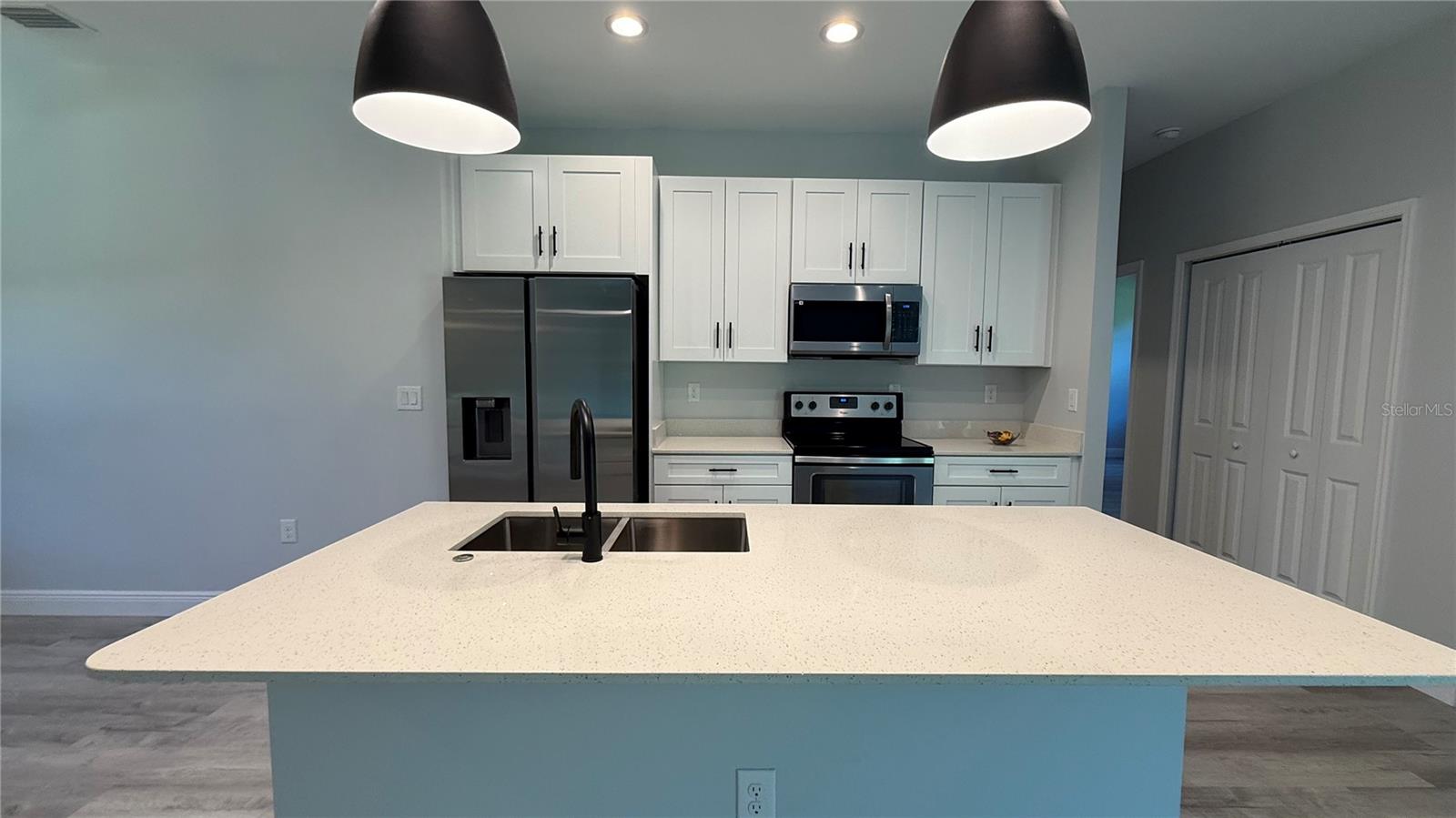 Image 3 of 17 For 1117 Vernon Avenue