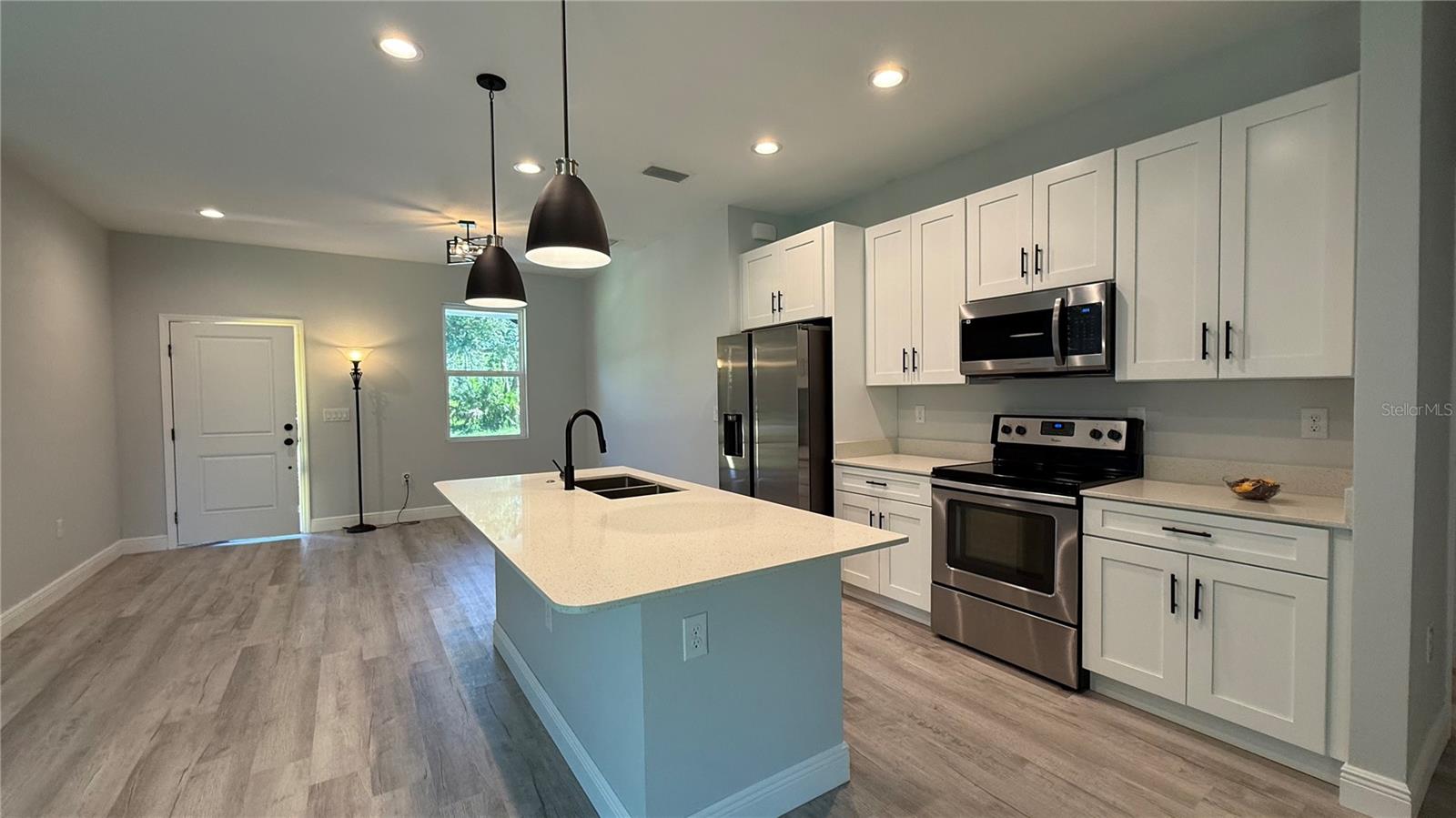 Image 4 of 17 For 1117 Vernon Avenue