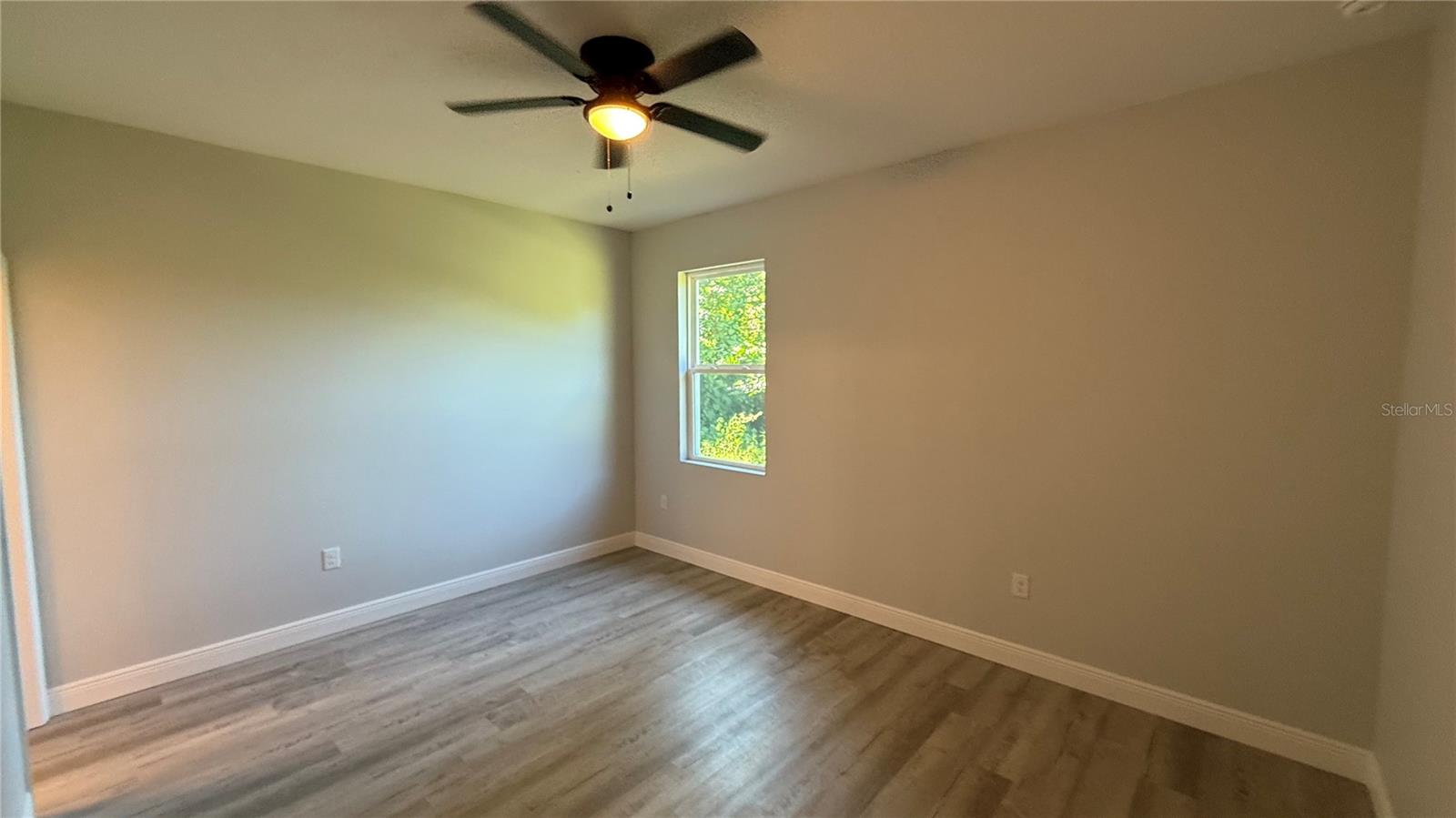 Image 5 of 17 For 1117 Vernon Avenue