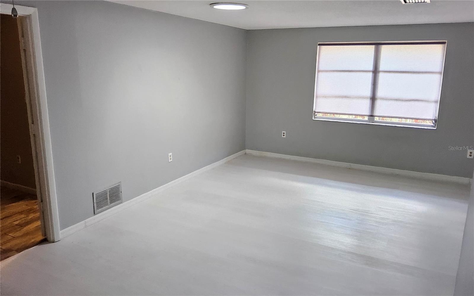 Image 12 of 33 For 1108 Ample Avenue