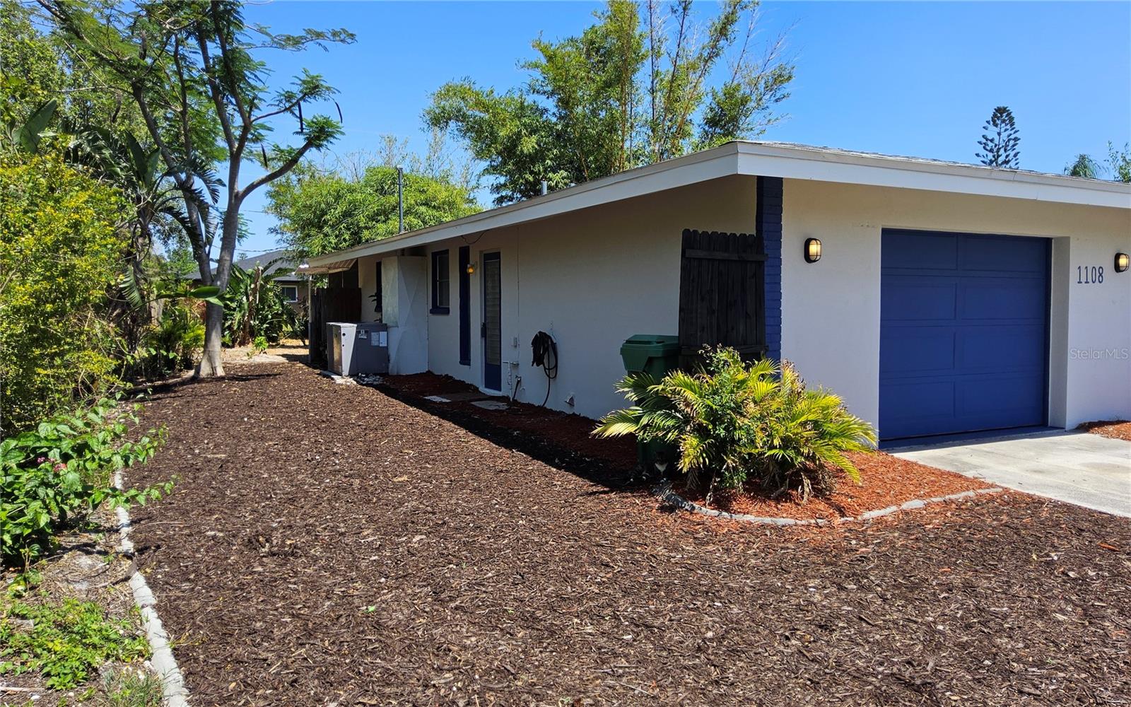 Image 3 of 33 For 1108 Ample Avenue