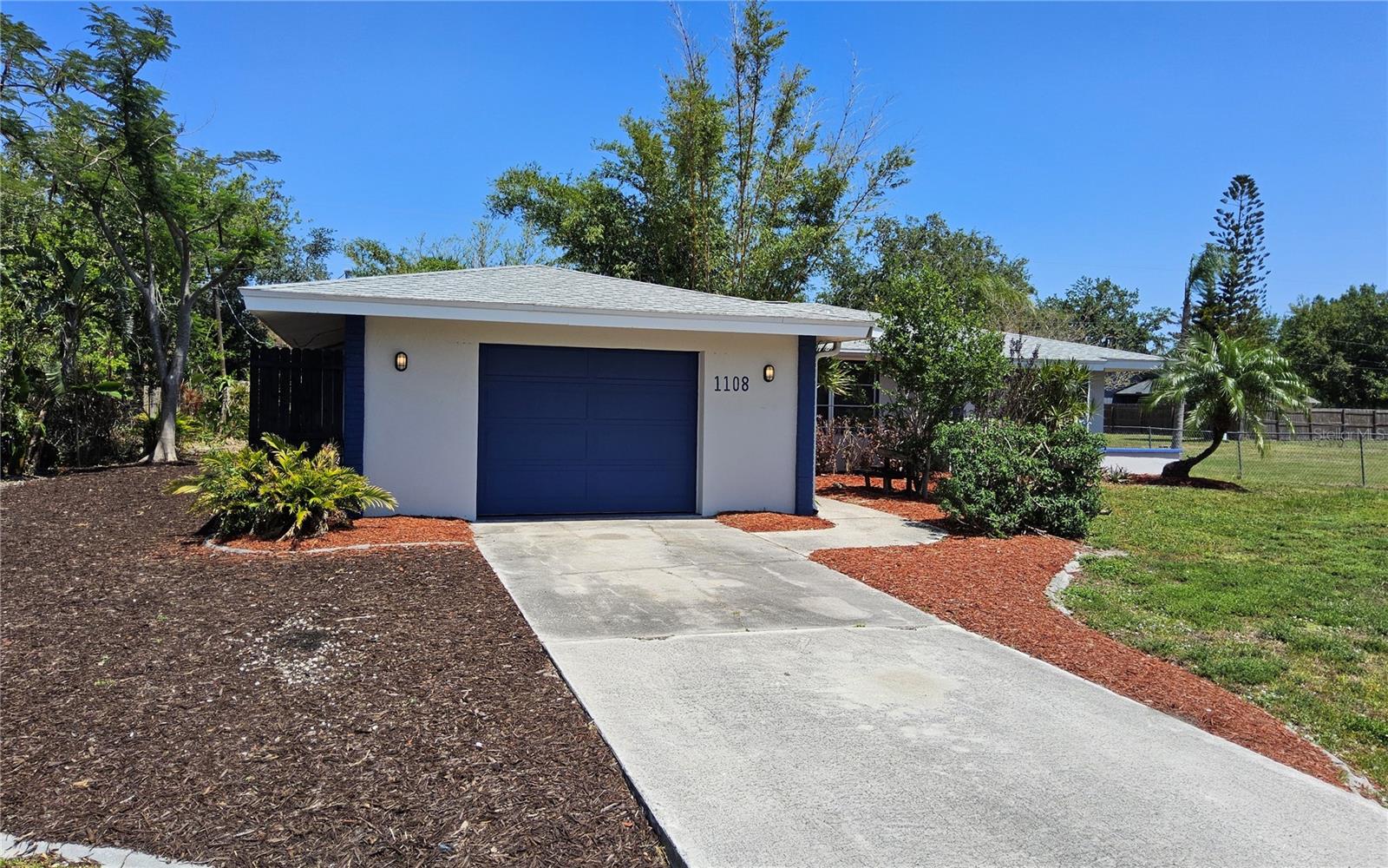 Image 4 of 33 For 1108 Ample Avenue